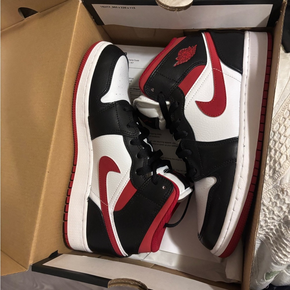 Nike High Tops GS: 7